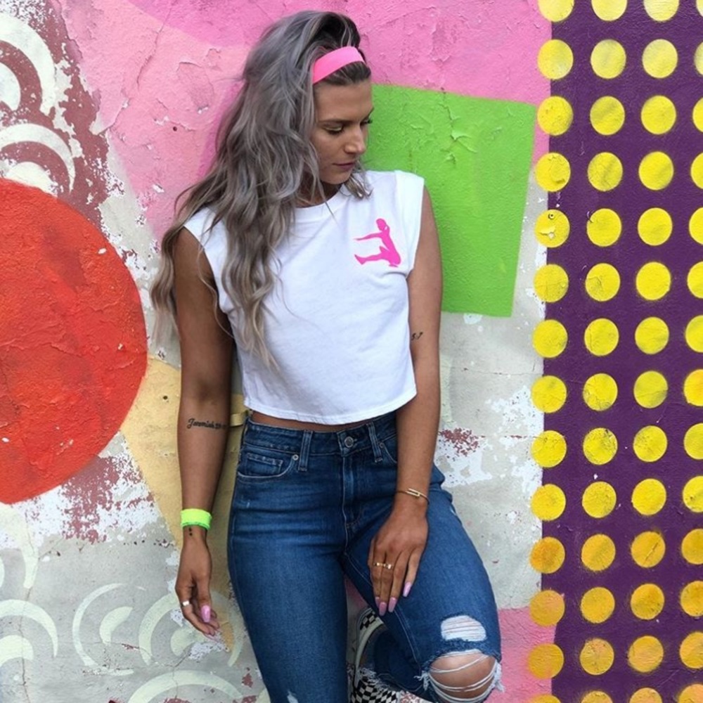New cropped SuzieB Fitness White Festival Top S